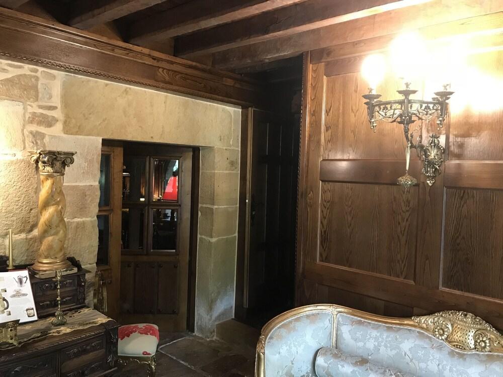 Palacio De Trasvilla Escobedo Luaran gambar