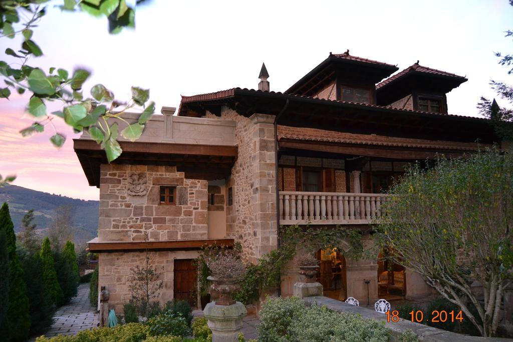 Palacio De Trasvilla Escobedo Luaran gambar